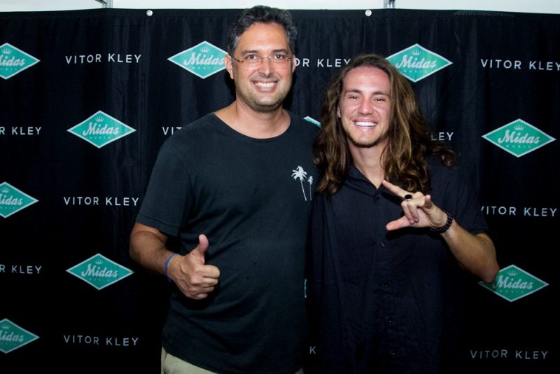 Som do Mar - Vitor Kley brilha no palco da Vila Azul do Mar em seu show no Beach Park