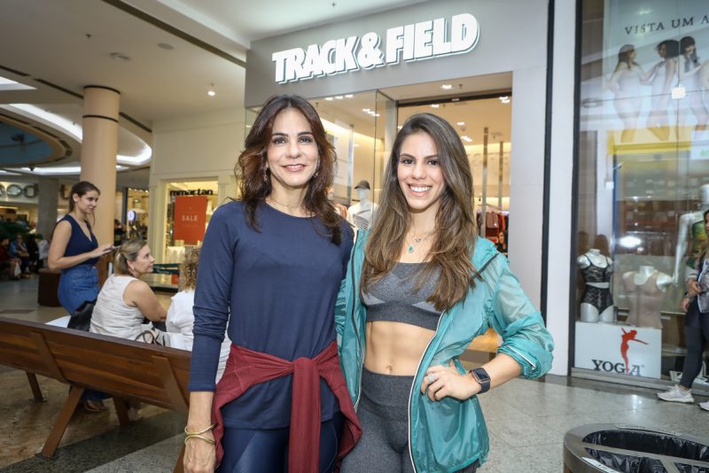 Vendedoras por um dia - Sandra e Manuela Rolim recebem um time seleto no lançamento da nova coleção da Track & Field
