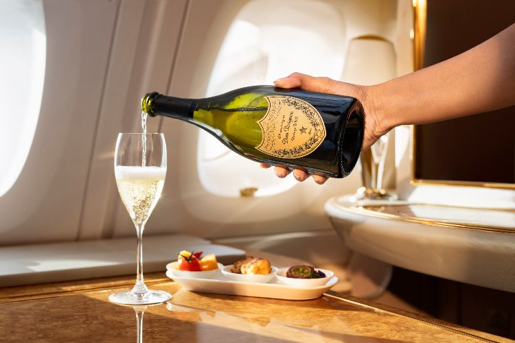 Servico De Vinho Da Emirates Dom Perignon