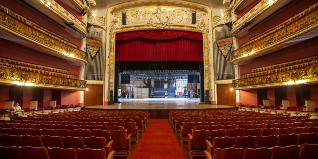 Theatro 3af9e0648eefea155d9736747501645d 1200x600