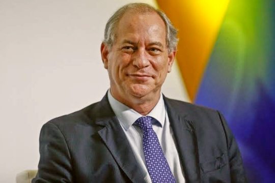 Ciro Gomes aponta possíveis soluções para os impactos da pandemia de Covid Ciro Gomes aponta possíveis soluções para os impactos da pandemia de Covid