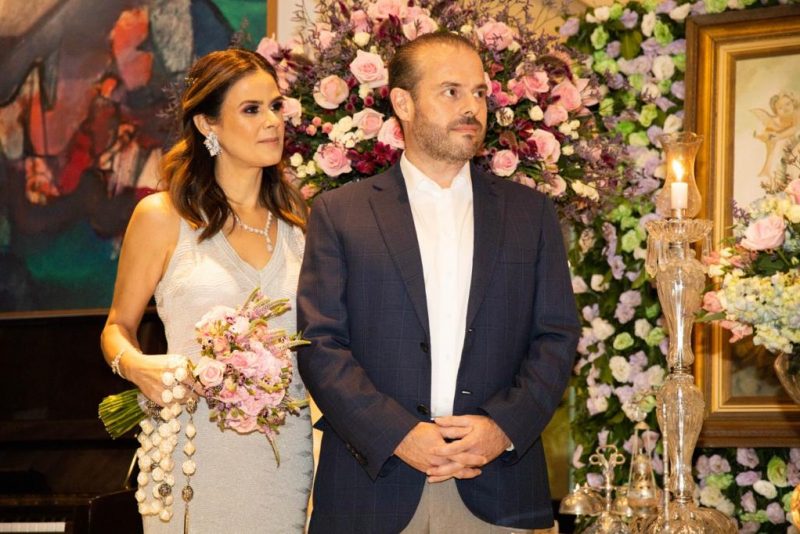 Niedja e Prisco Bezerra celebram suas Bodas de Prata em jantar intimista Niedja e Prisco Bezerra celebram suas Bodas de Prata em jantar intimista