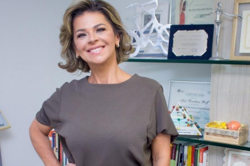 No Dia Mundial do Chocolate, Ana Cristina Wolf entrega os benefícios da iguaria para a saúde No Dia Mundial do Chocolate, Ana Cristina Wolf entrega os benefícios da iguaria para a saúde