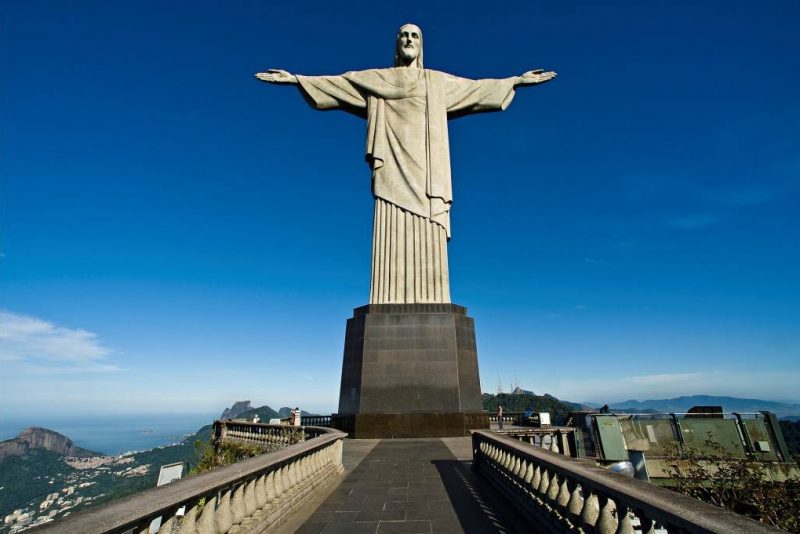 Cristo Redentor sedia missa em homenagem a vítimas da Covid-19 no país Cristo Redentor sedia missa em homenagem a vítimas da Covid-19 no país