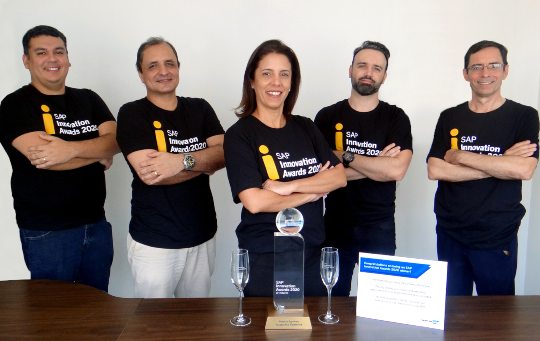 Aço Cearense recebe troféu e certificado de prêmio internacional de inovação Aço Cearense recebe troféu e certificado de prêmio internacional de inovação