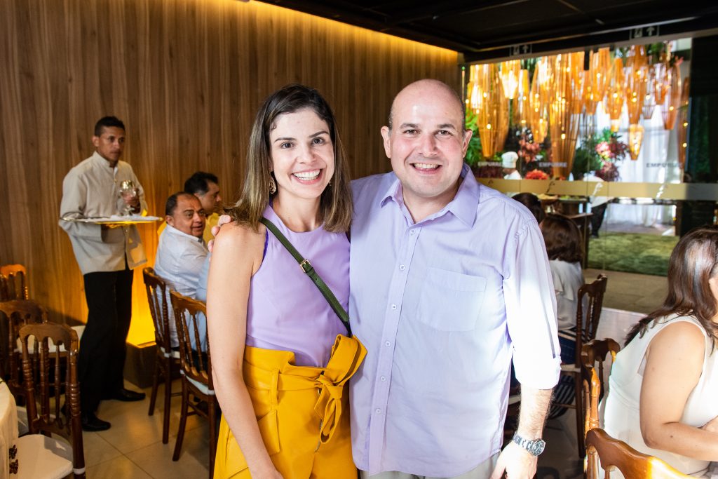 Carol Bezerra E Roberto Claudio