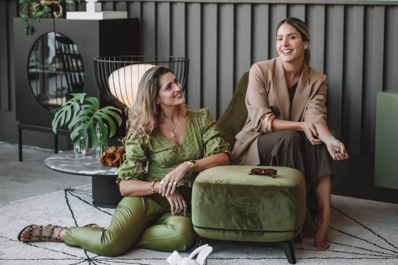 Thyane Dantas e Rebeca Leal brilham em campanha para a Galpão D Thyane Dantas e Rebeca Leal brilham em campanha para a Galpão D