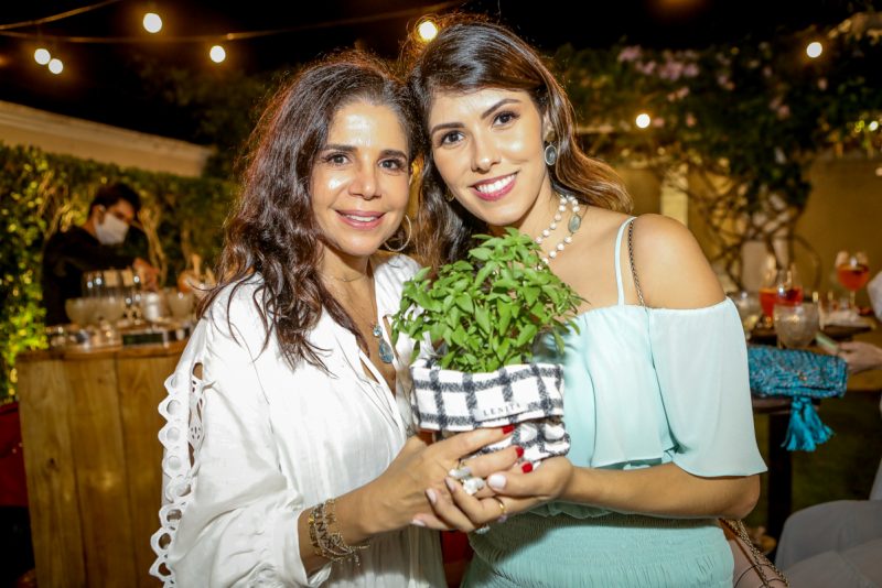 Com amor e sabor - Maria Lúcia Negrão arma happening em seu elegante endereço para marcar mais um lançamento da Lenita