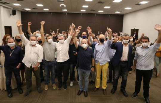 José Sarto e Élcio Batista recebem apoio de candidatos à CMFor pelo DEM e PSDB José Sarto e Élcio Batista recebem apoio de candidatos à CMFor pelo DEM e PSDB