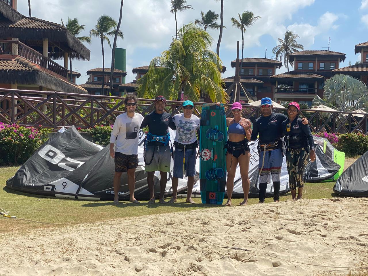 Curtindo os bons ventos do litoral, João Marcelo e Marcelo Amaral praticam Kitesurfe no Cumbuco Curtindo os bons ventos do litoral, João Marcelo e Marcelo Amaral praticam Kitesurfe no Cumbuco