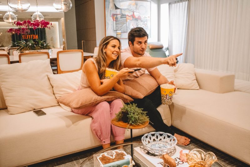 Fernanda Levy e Omar Macêdo abrem as portas de seu apartamento para campanha especial da Galpão D Fernanda Levy e Omar Macêdo abrem as portas de seu apartamento para campanha especial da Galpão D