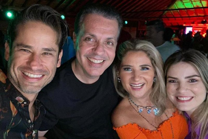 Festa Borogodó arrasta uma turma animada até Porto de Galinhas. Confira quem pintou por lá! Festa Borogodó arrasta uma turma animada até Porto de Galinhas. Confira quem pintou por lá!