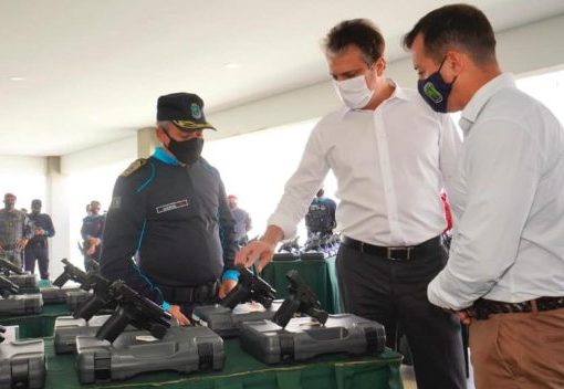 Governo do Ceará reforça ações policiais com a entrega de 3.893 novas pistolas Governo do Ceará reforça ações policiais com a entrega de 3.893 novas pistolas