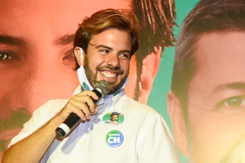 Corrida Eleitoral - Cláudio Nelson promove ato de apoio à campanha de Sarto na Praia do Futuro