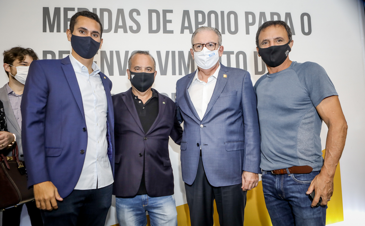 Rogério Marinho anuncia medidas importantes para o Nordeste em encontro na FIEC Rogério Marinho anuncia medidas importantes para o Nordeste em encontro na FIEC