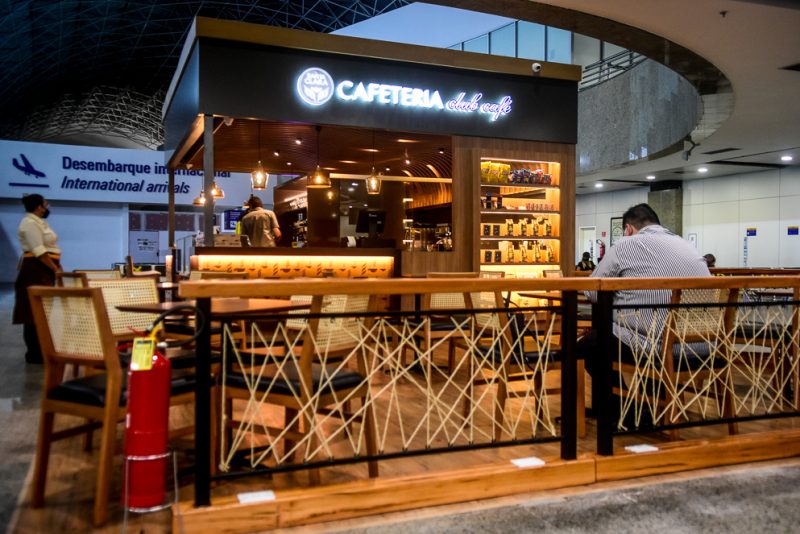 Open House - João Mendonça recebe Pedro Lima na inauguração do Club Café no Aeroporto Internacional de Fortaleza