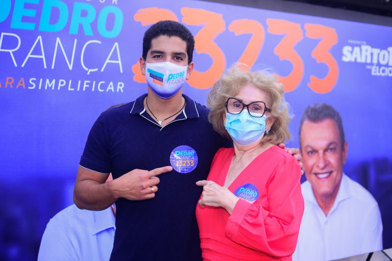 Corrida Eleitoral - Ciro Gomes, Élcio Batista e Socorro França prestigiam a inauguração do comitê de Pedro França