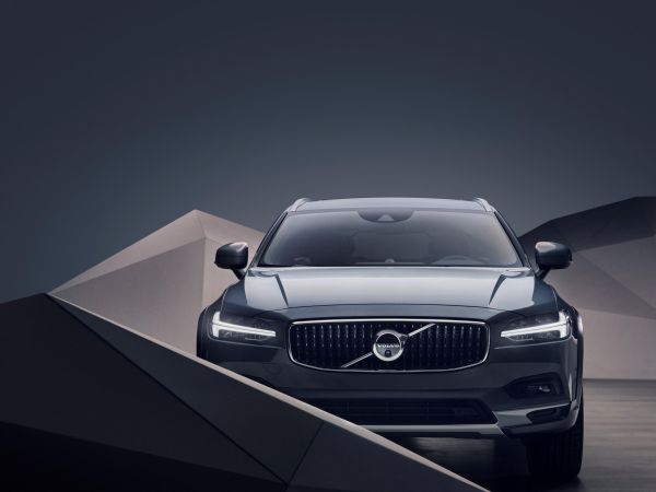 262868 Studio Images The Refreshed Volvo S90 Recharge T8