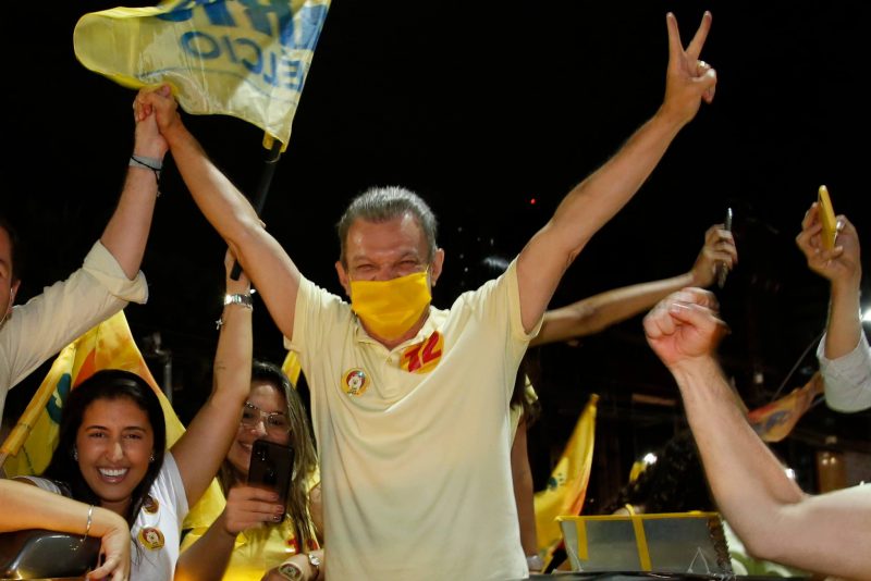 Eleito Prefeito de Fortaleza, Sarto sai às ruas para celebrar sua vitória nas urnas Eleito Prefeito de Fortaleza, Sarto sai às ruas para celebrar sua vitória nas urnas