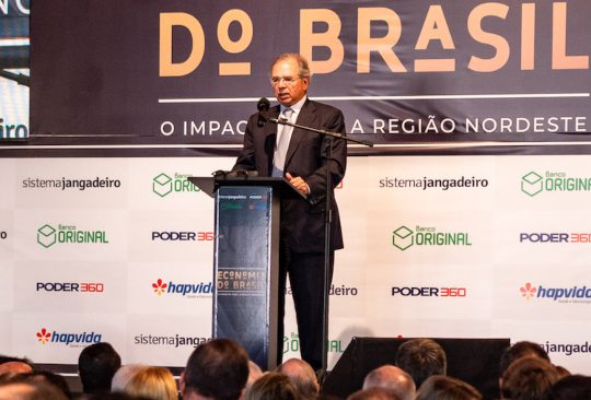 Paulo Guedes diz que vai avançar em privatizações e que retomada econômica brasileira está acontecendo em V Paulo Guedes diz que vai avançar em privatizações e que retomada econômica brasileira está acontecendo em V