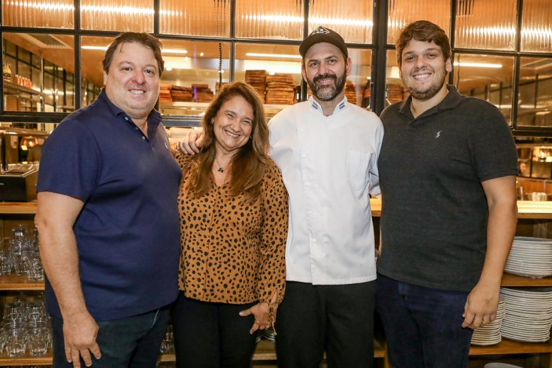 Templo das Carnes - Rodrigo, Ciro e Vitor Moreira inauguram o Carbone Steakhouse, no BS Design