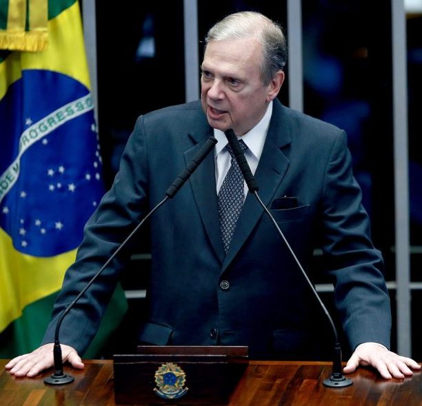 Tasso comemora a aprovação da MP que libera cerca de R$ 2 bilhões destinados à produção e vacinação contra a Covid-19 Tasso comemora a aprovação da MP que libera cerca de R$ 2 bilhões destinados à produção e vacinação contra a Covid-19