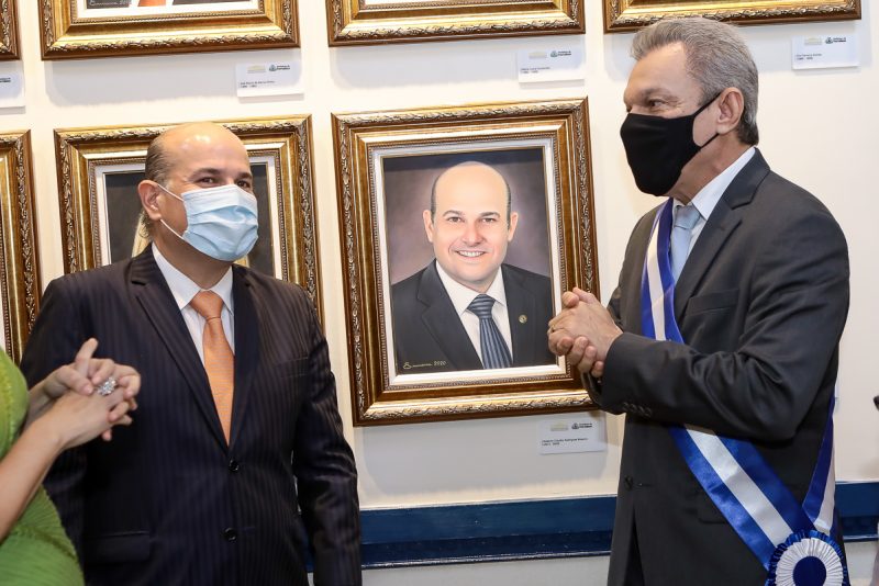 Transmissão de Cargo - José Sarto Nogueira recebe a faixa de prefeito de Fortaleza das mãos de Roberto Cláudio em cerimônia no Paço Municipal