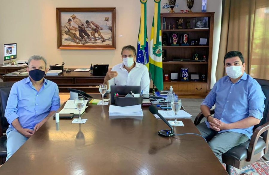 Camilo e Sarto discutem ações para coibir o descumprimento de medidas restritivas Camilo e Sarto discutem ações para coibir o descumprimento de medidas restritivas