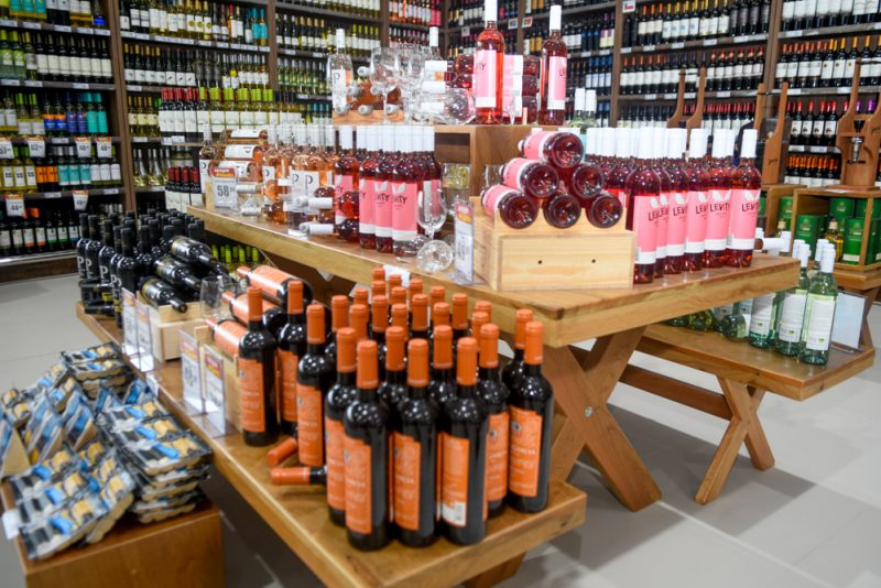 Expandindo os negócios - Brava Brazil inaugura adega de vinhos no Frangolândia Guararapes