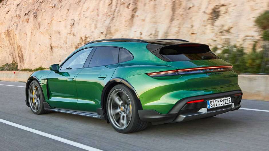 2021 Porsche Taycan Cross Turismo 2