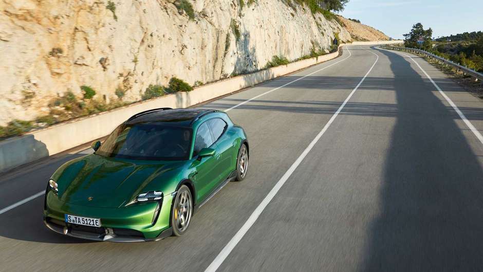 2021 Porsche Taycan Cross Turismo 3