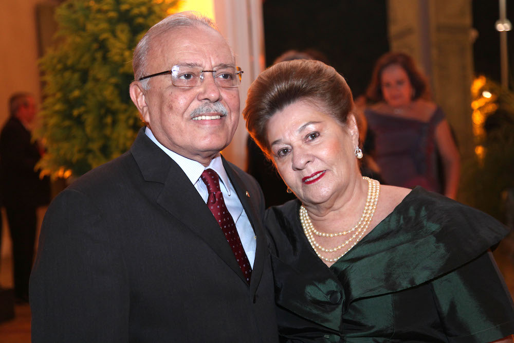 Dede E Amelia Barros