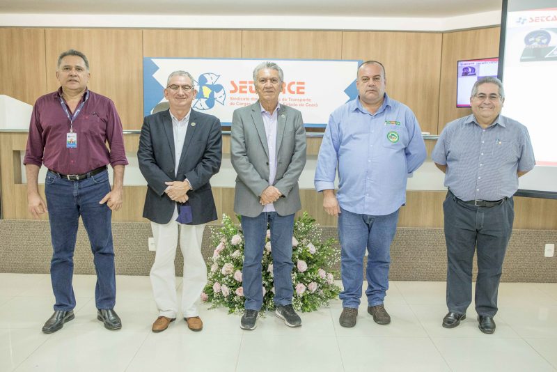Cerimônia híbrida - Nova diretoria do Setcarce é empossada para o período 2021/2025