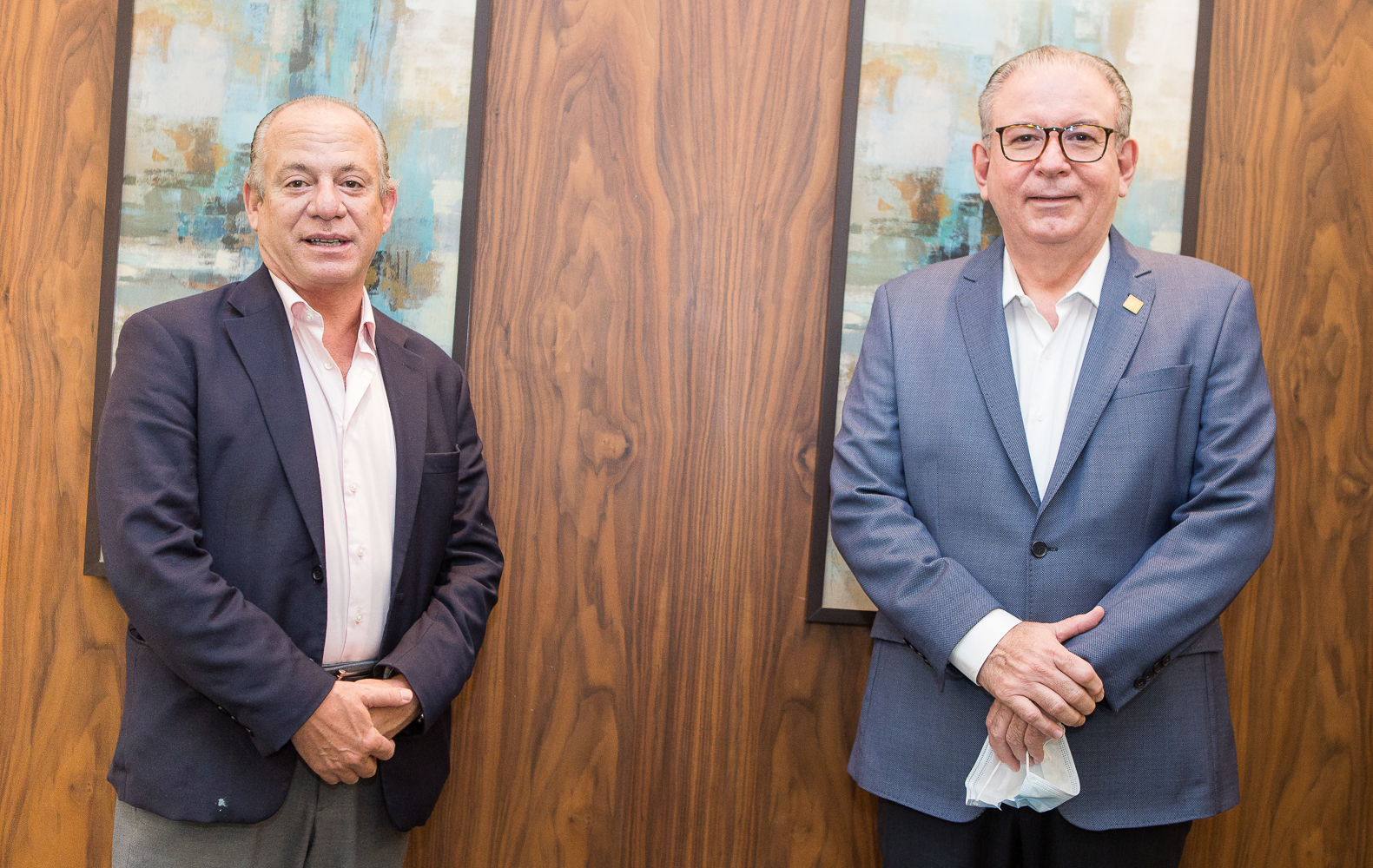 Jorge de Lima diz que é preciso separar a política da economia e reduzir o “Custo Brasil” para promover a competitividade Jorge de Lima diz que é preciso separar a política da economia e reduzir o “Custo Brasil” para promover a competitividade