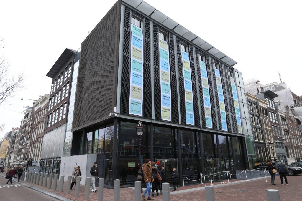 15429088345bf6eba27626b 1542908834 3x2 Rt