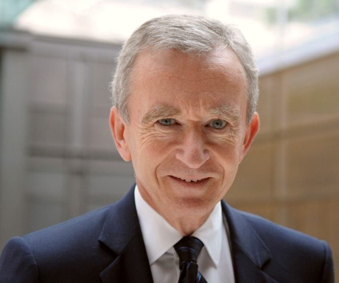 Bernard Arnault é o homem mais rico do mundo com fortuna de US 186,3