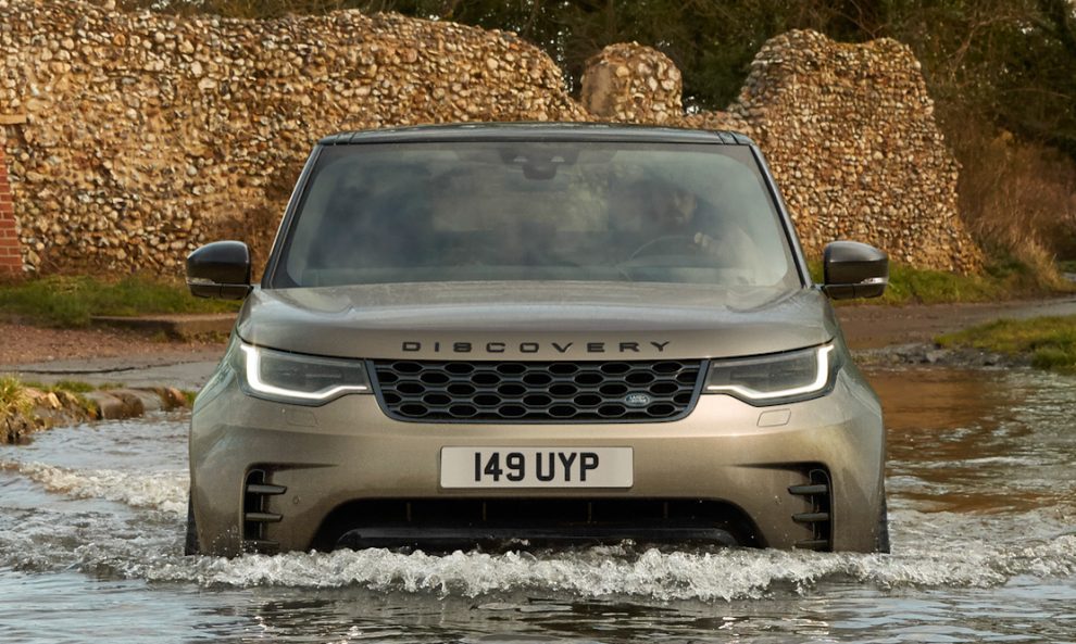 Land Rover Discovery P360 R Dynamic 1 Edited 990x593