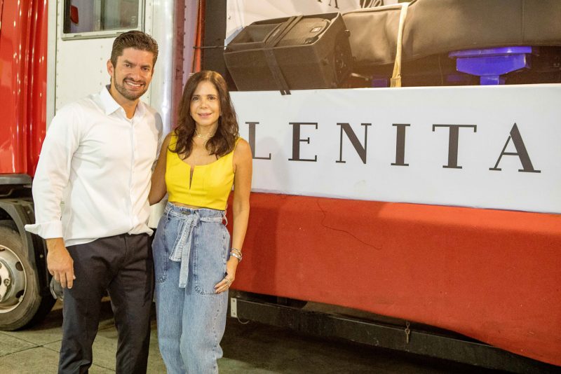 Lenita e Paulo Benevides promovem show itinerante em homenagem ao Dia das Mães Lenita e Paulo Benevides promovem show itinerante em homenagem ao Dia das Mães