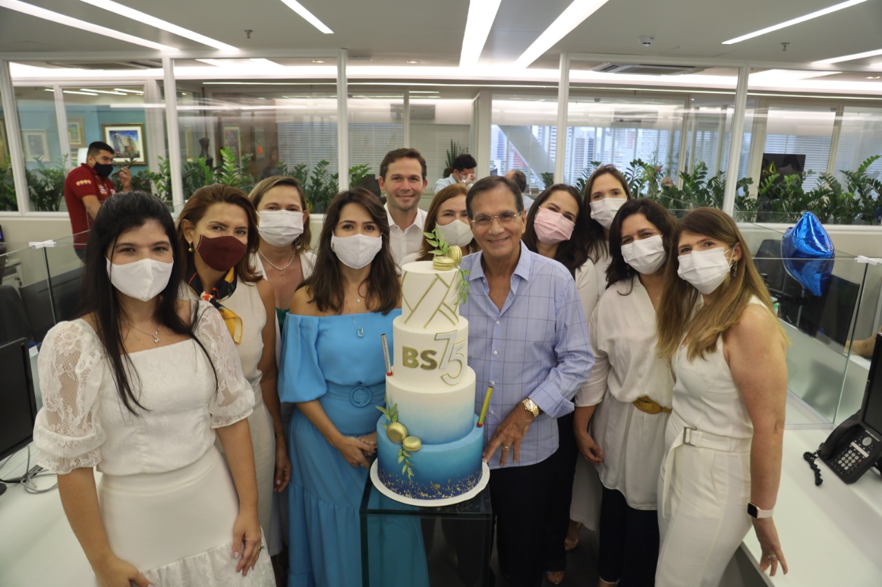 Beto Studart celebra seus 75 anos no BS Design Beto Studart celebra seus 75 anos no BS Design