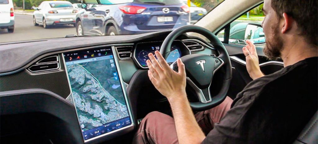 Tesla Carro Autonomo