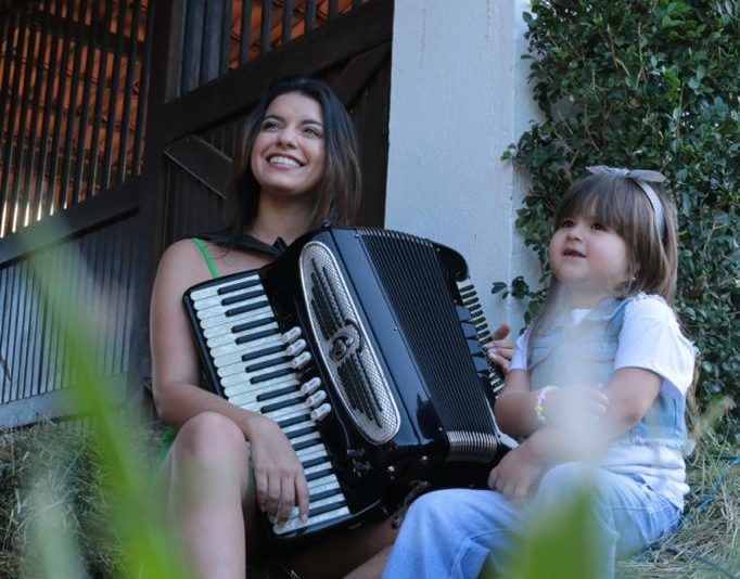 Isabela Serpa e Juju Teófilo lançam cover de “Eu só quero um Xodó” nesta sexta-feira (18) Isabela Serpa e Juju Teófilo lançam cover de “Eu só quero um Xodó” nesta sexta-feira (18)