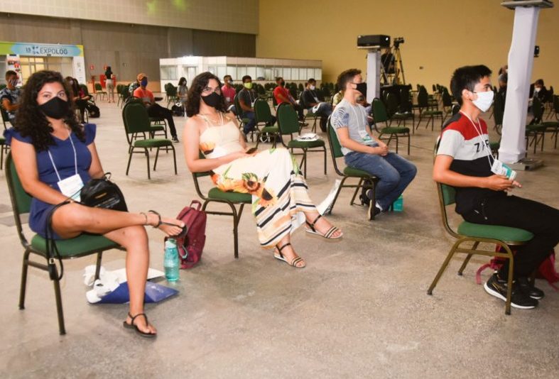 Novo decreto libera eventos e amplia horário de abertura de restaurantes Novo decreto libera eventos e amplia horário de abertura de restaurantes
