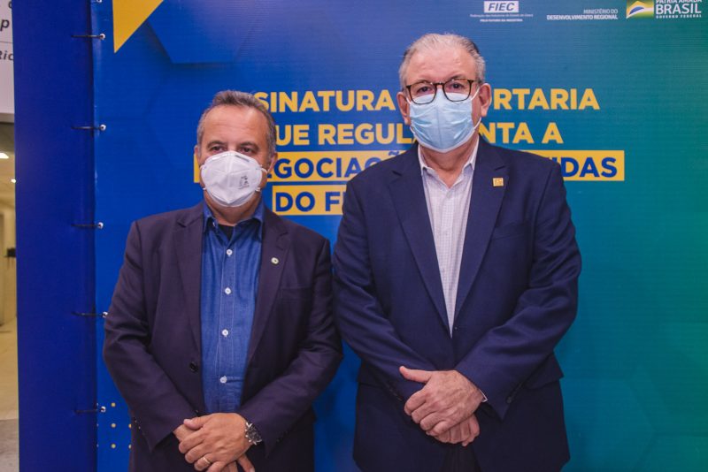 Momento histórico - Ricardo Cavalcante e Rogério Marinho assinam portaria que regulamenta a renegociação de dívidas do Finor e Finam