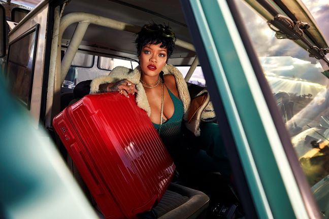 Rimowa reúne Rihanna, Patti Smith, LeBron James e Roger Federer em Campanha Global da Nova Era de Viagem Rimowa reúne Rihanna, Patti Smith, LeBron James e Roger Federer em Campanha Global da Nova Era de Viagem
