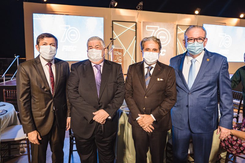 70 Anos Fiec - Ivan Bezerra Filho e Luiz Girão são agraciados com a Medalha do Mérito Industrial da FIEC