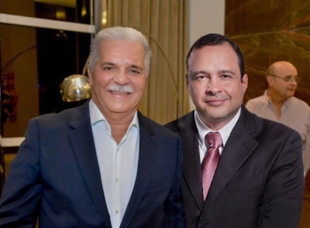 Igor Barroso e Pio Rodrigues recebem a Medalha do Mérito Industrial da FIEC Igor Barroso e Pio Rodrigues recebem a Medalha do Mérito Industrial da FIEC